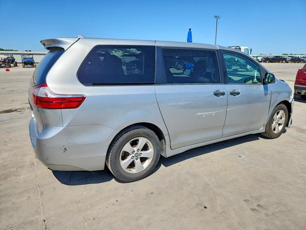 2019 TOYOTA SIENNA