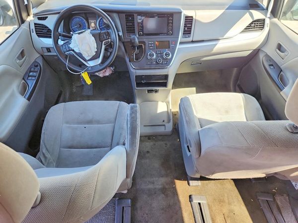 2019 TOYOTA SIENNA