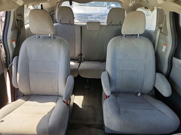 2019 TOYOTA SIENNA