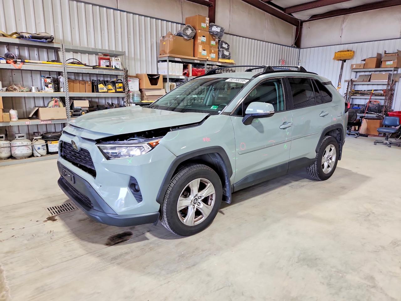 2020 TOYOTA RAV4 XLE