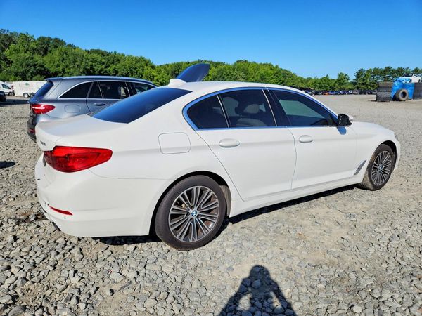2020 BMW 530