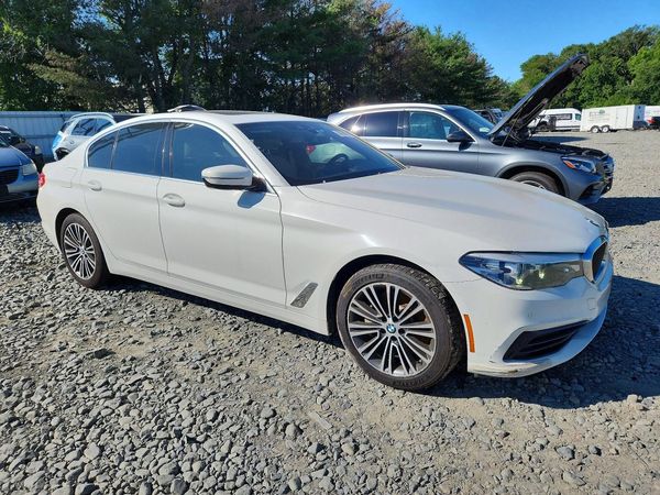2020 BMW 530