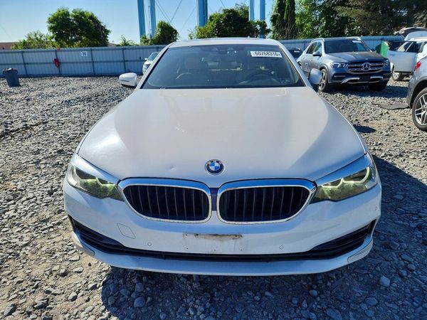 2020 BMW 530