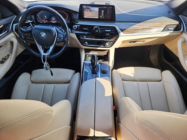 2020 BMW 530