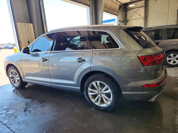 2017 AUDI Q7 quattro Premium Plus