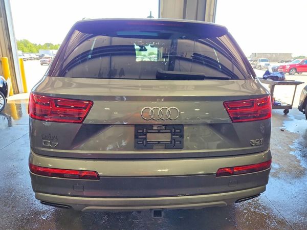 2017 AUDI Q7 quattro Premium Plus
