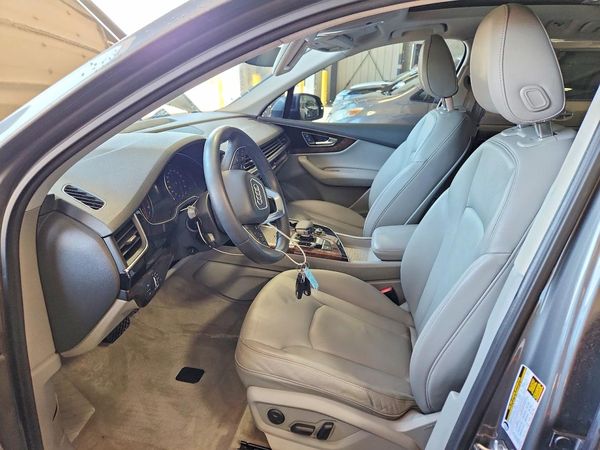 2017 AUDI Q7 quattro Premium Plus