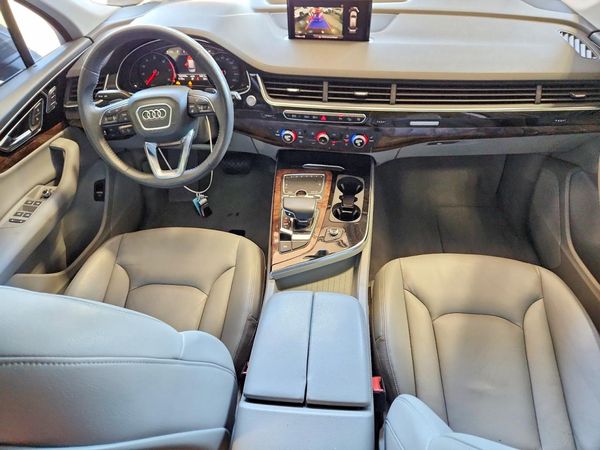 2017 AUDI Q7 quattro Premium Plus
