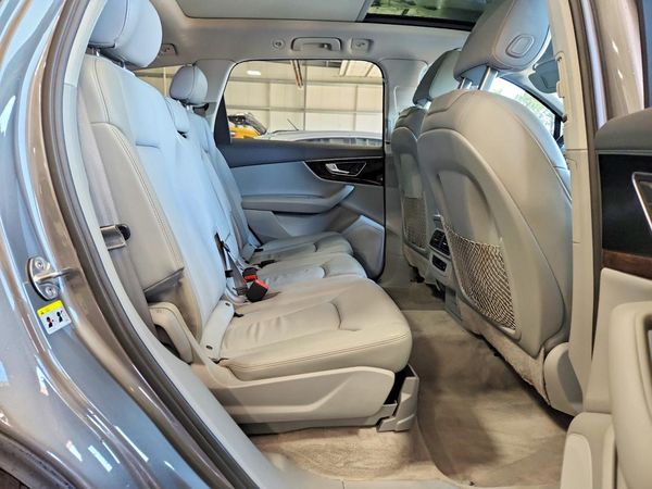 2017 AUDI Q7 quattro Premium Plus