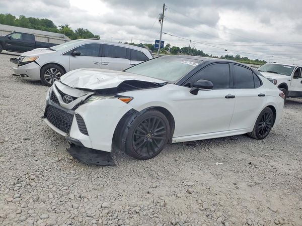 2019 TOYOTA CAMRY