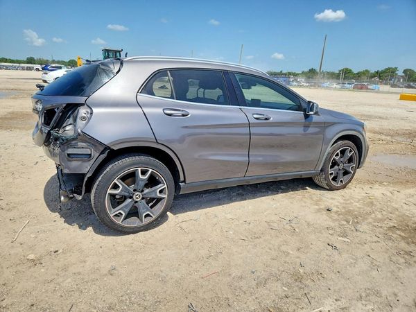 2019 MERCEDES-BENZ GLA GLA250