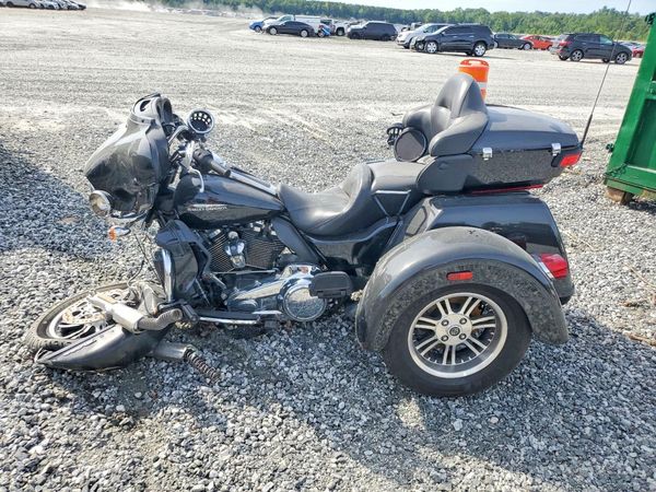 2021 HARLEY-DAVIDSON FL