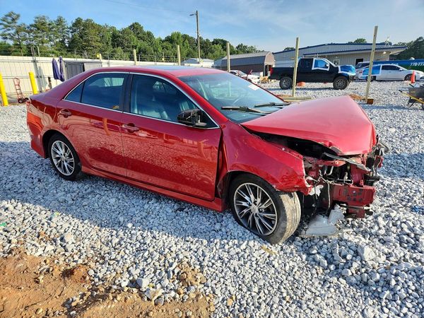 2013 TOYOTA CAMRY — Passenger 3/4