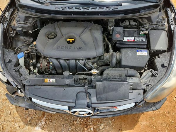 2013 HYUNDAI ELANTRA
