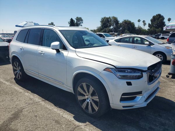 2024 VOLVO XC90 Plus Bright