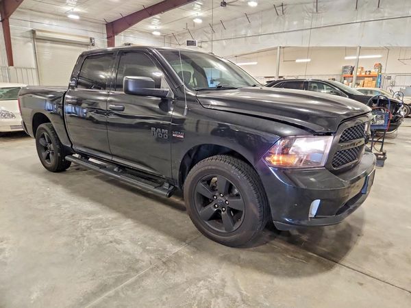 2016 RAM 1500 ST