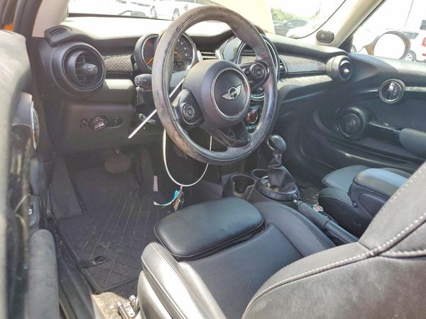 2017 MINI COOPER
