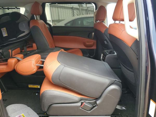 2026 KIA CARNIVAL EX
