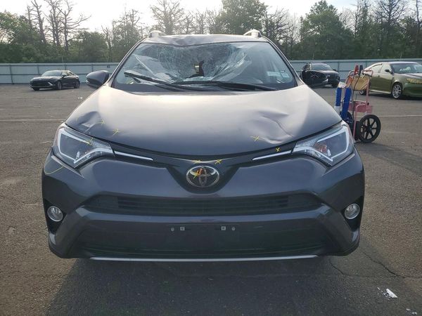 2018 TOYOTA RAV4 Adventure/XLE
