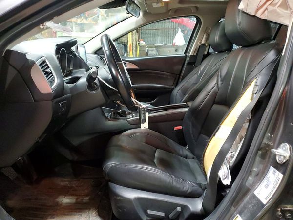 2018 MAZDA 3 Touring