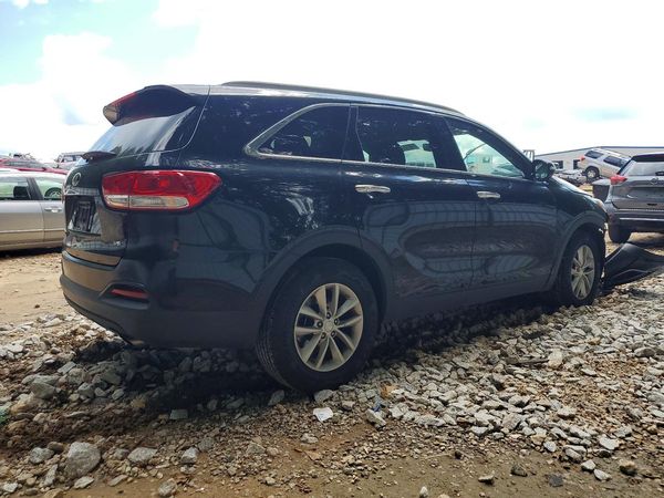 2017 KIA SORENTO L, LX
