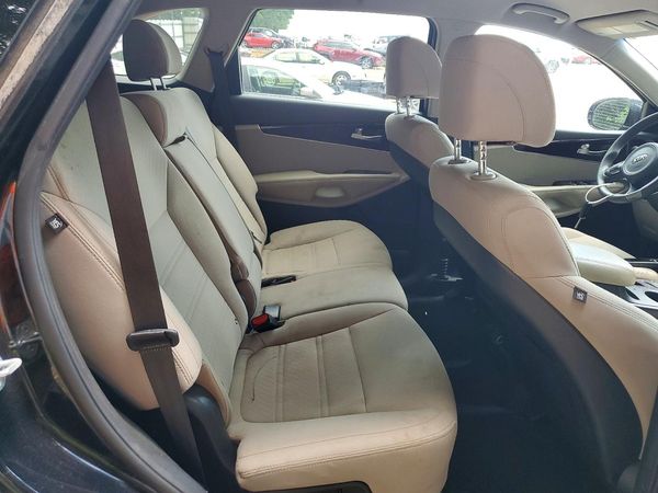 2017 KIA SORENTO L, LX