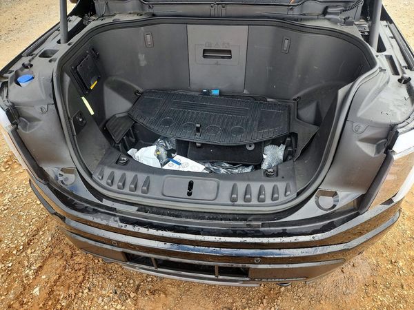 2025 FORD F150 Lariat — Engine bay