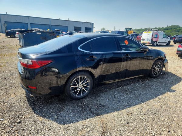 2018 LEXUS ES