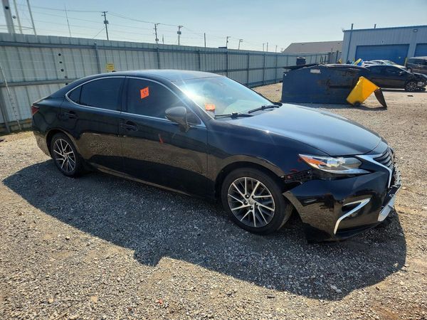 2018 LEXUS ES