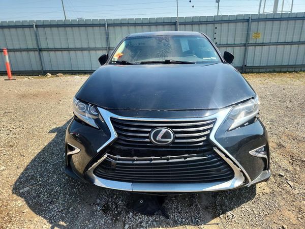 2018 LEXUS ES