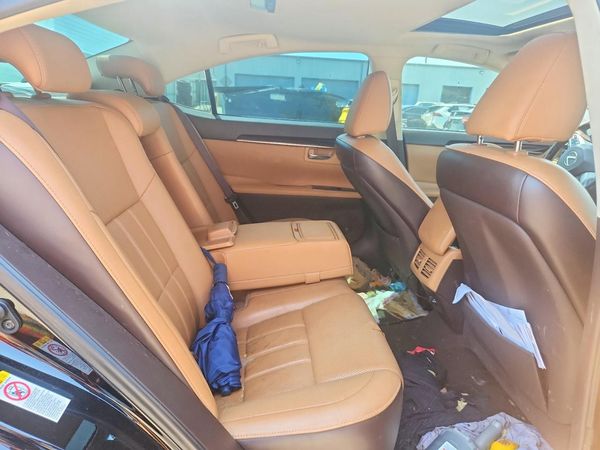 2018 LEXUS ES