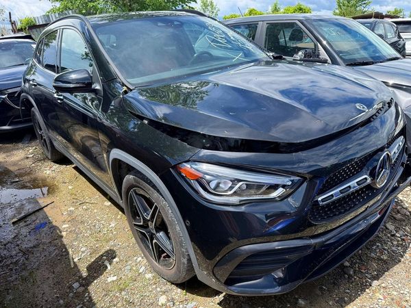 2021 MERCEDES-BENZ GLA