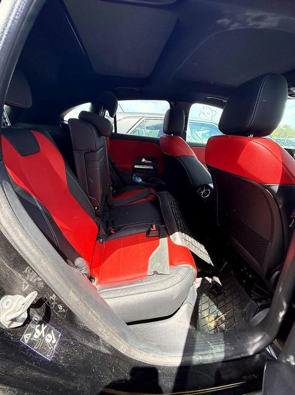 2021 MERCEDES-BENZ GLA