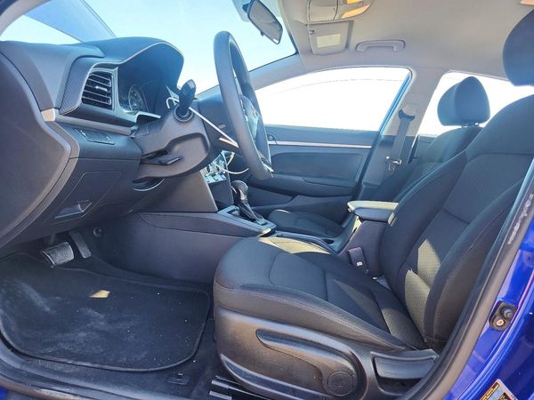 2020 HYUNDAI ELANTRA SE — DENT