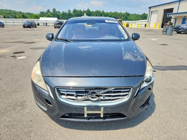 2013 VOLVO S60