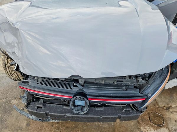 2022 VOLKSWAGEN GTI SE