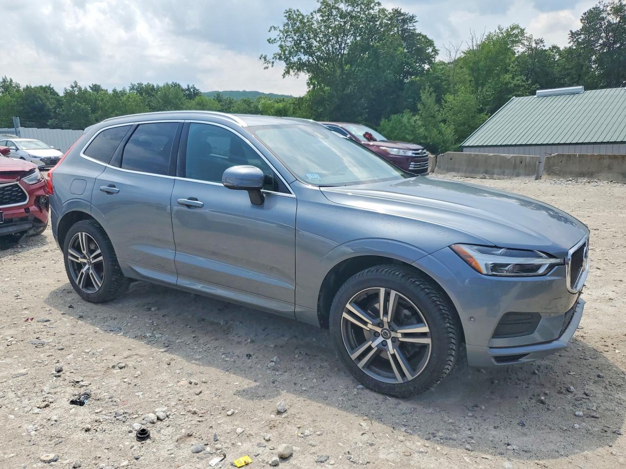 2019 VOLVO XC60 Momentum