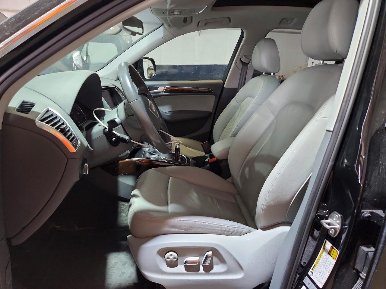 2013 AUDI Q5 Premium Plus