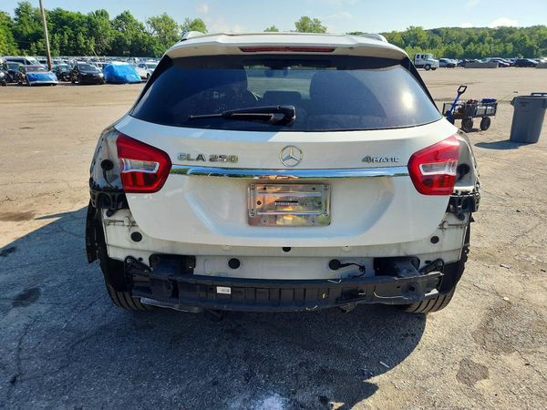 2017 MERCEDES-BENZ GLA GLA250-4M