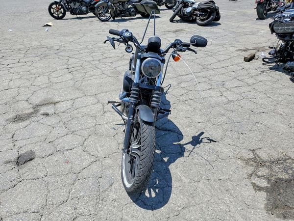 2015 HARLEY-DAVIDSON XL883