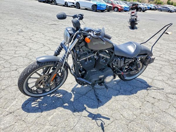 2015 HARLEY-DAVIDSON XL883