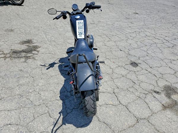 2015 HARLEY-DAVIDSON XL883