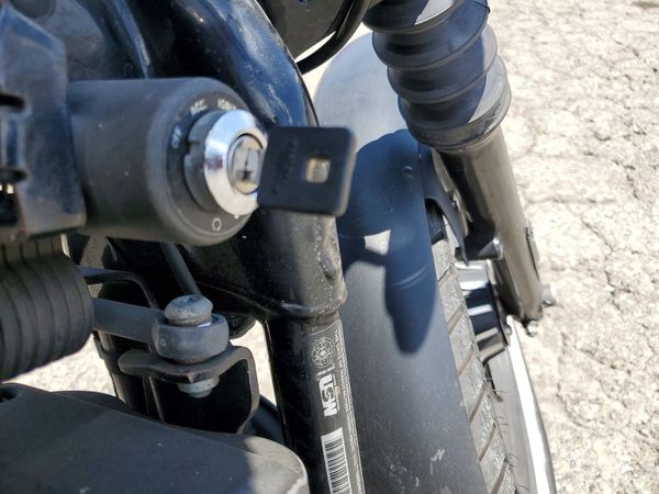 2015 HARLEY-DAVIDSON XL883