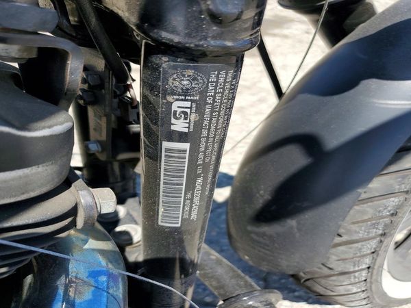 2015 HARLEY-DAVIDSON XL883