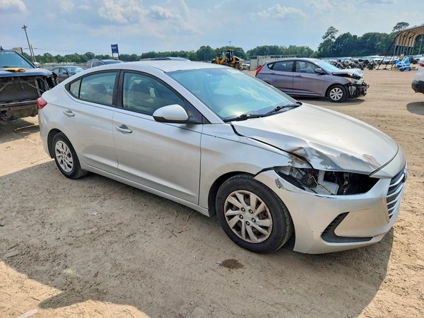 2018 HYUNDAI ELANTRA SE