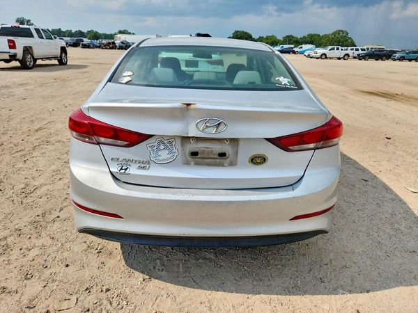 2018 HYUNDAI ELANTRA SE
