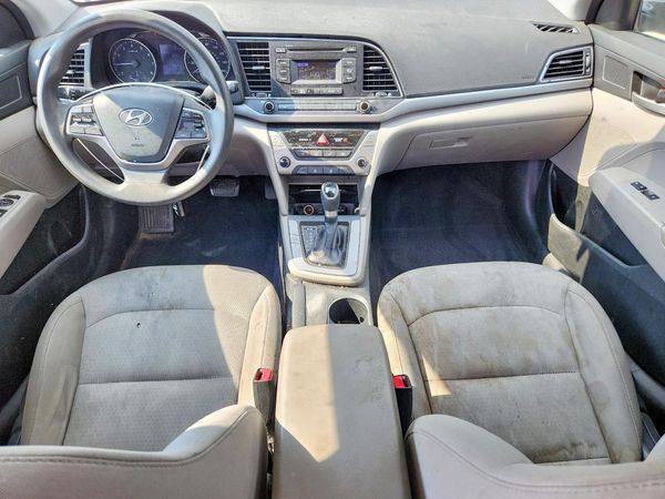 2018 HYUNDAI ELANTRA SE