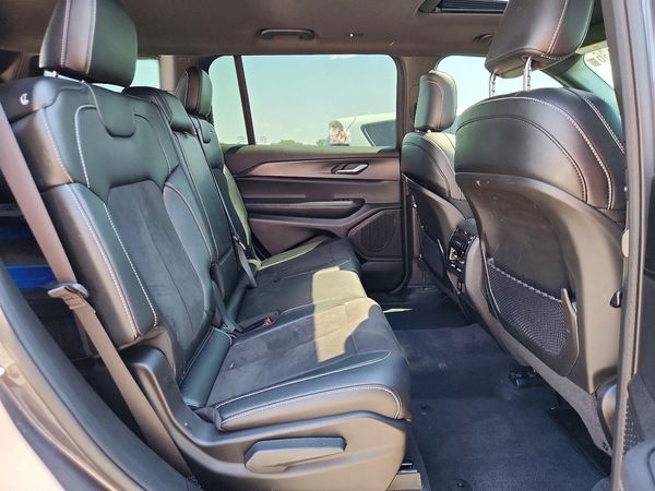 2024 JEEP GRAND CHEROKEE L LAREDO 4X4