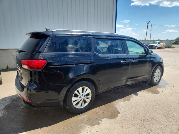 2017 KIA SEDONA LX