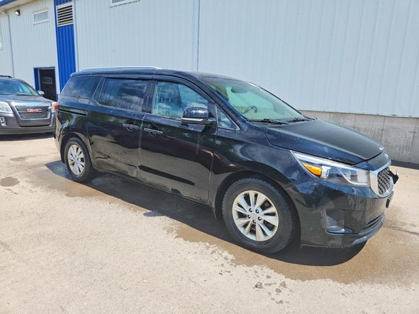 2017 KIA SEDONA LX